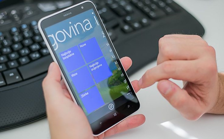 Nokia Lumia 1320 (25).jpg